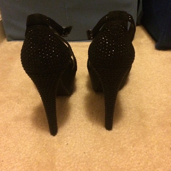 Giani Bini black 4.5 inch Heels - Picture 2 of 4