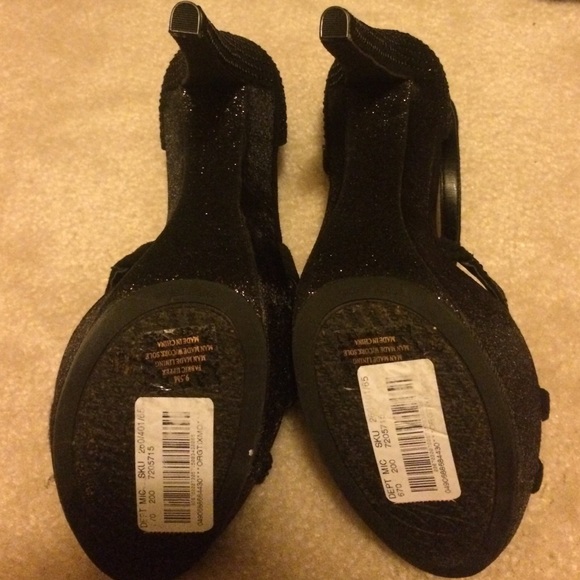 Giani Bini black 4.5 inch Heels - Picture 4 of 4