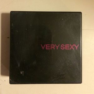 Very sexy purple metallic eyeshadow