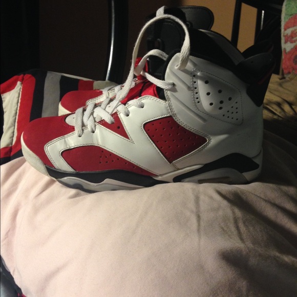 Jordan 6s carmine       Red/white