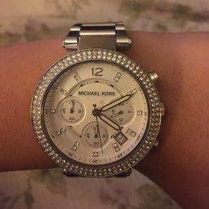 MICHAEL KORS
PARKER SILVER-TONE WATCH
STYLE MK5353