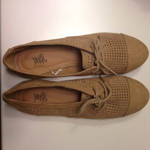 Pac sun brown suede flats size 7.5