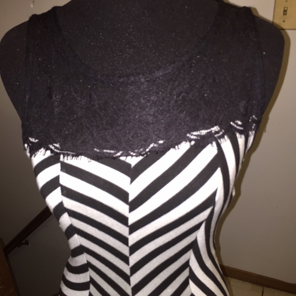 Black and White Maxi Dress - Picture 2 of 3