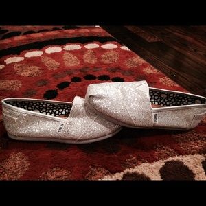 Toms size 7.5 sparkly silver