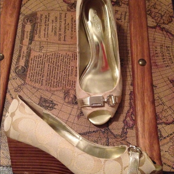 Coach Temple Wedge Peep Toe Shoes - size 5.5 - Picture 2 of 4