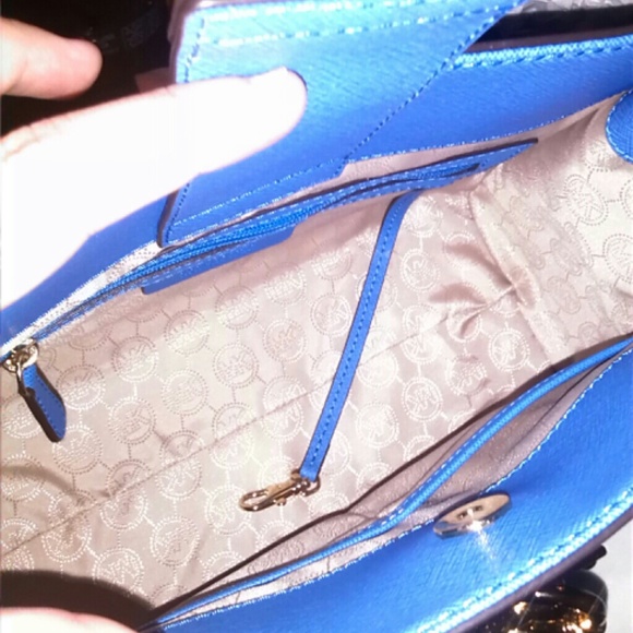 Sold - Picture 3 of 4