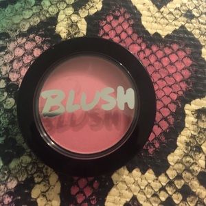 Model co blush