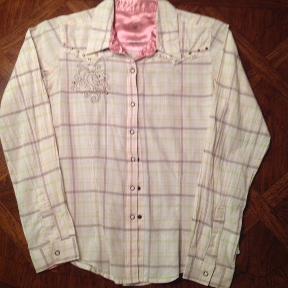 Ladies western shirt with pretty back