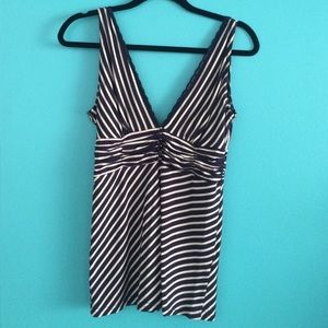 7⃣0⃣% OFF❗️Deep V-neck top