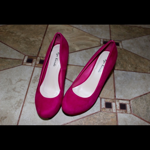 Fuchsia Wedges