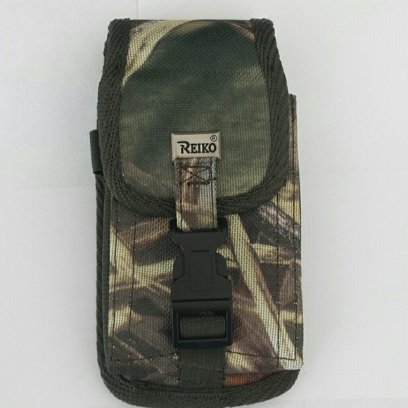 Camo iPhone/5/5C/4G/3G Carrying Case.