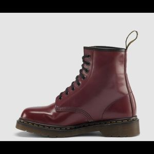 Dr martens unisex leather boots (cherry red)