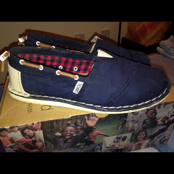 Navy Blue Toms