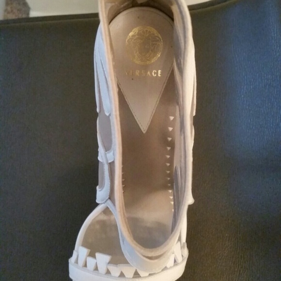 White and gold Versace heels - Picture 3 of 3