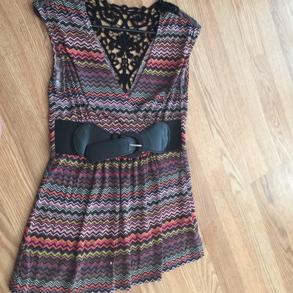 Black orange pink brown purple vneck shirt