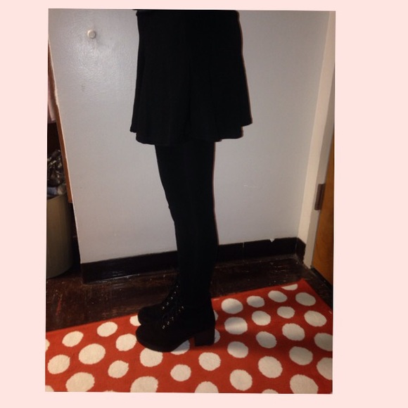 Flouncing Elastic Black Skirt Legging - Picture 3 of 4