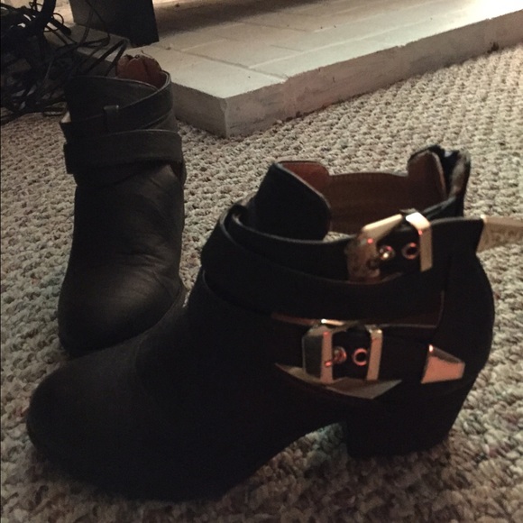 Black cutout booties TODAY PRICE ONLY