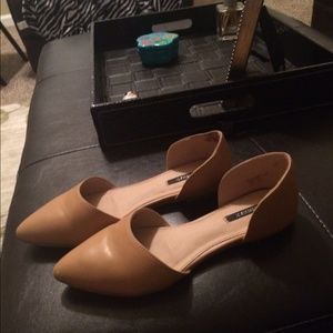 Tan flats
