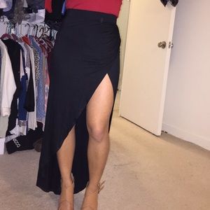 Tulip side slit skirt