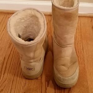 Authentic UGG tan boots sz 8