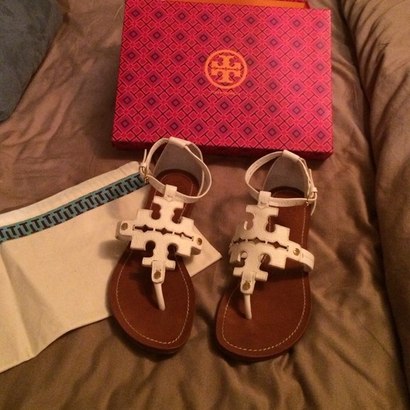 SOLD !! Authentic Tory burch ivory phoebe sandals