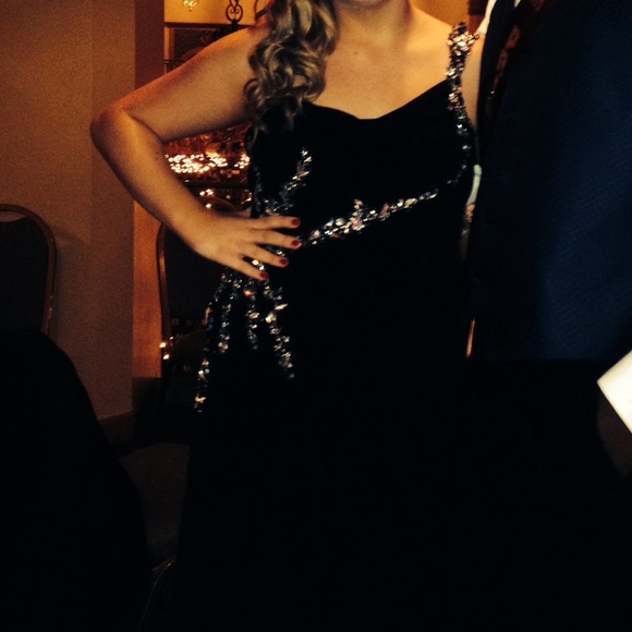 Black prom dress
