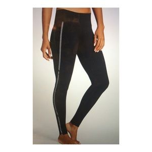 🎉PRICE DROP🎉 FABLETICS Salar Leggings