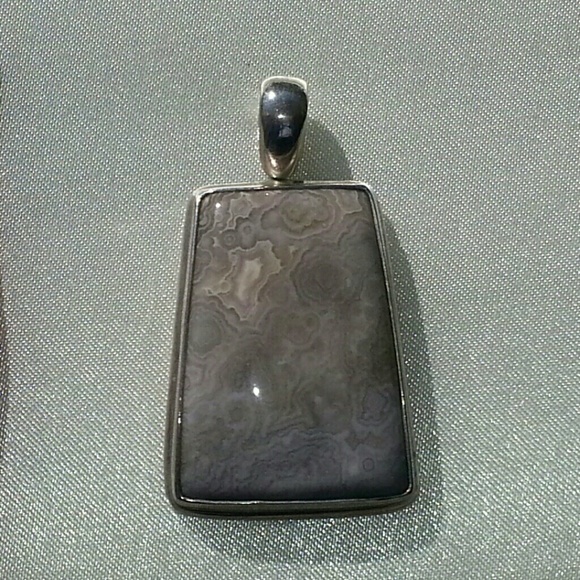 Sterling silver and agate slide.