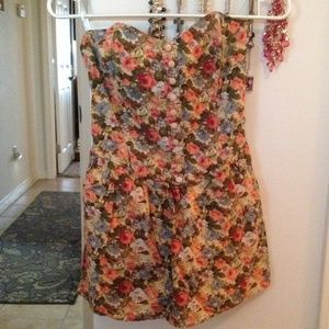 Floral strapless summer romper