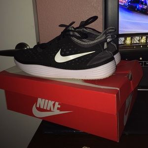 NIKE SOLAR SOFT COSTA LOW