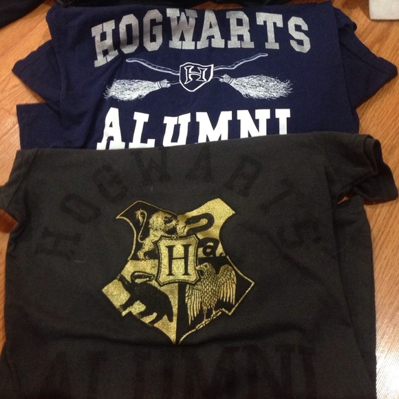 Harry Potter Hogwarts Alumni tee lot