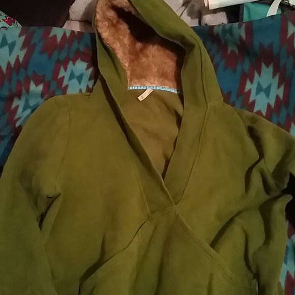 ❌SOLD❌Green Old Navy sweater