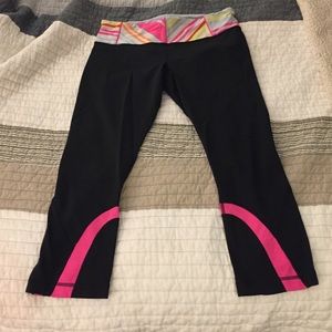 Lululemon black and pink crop workout pants