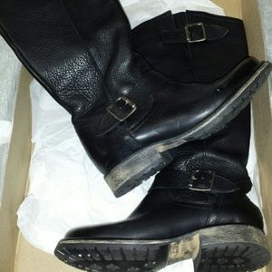 Steve Madden Fairport Black Leather Boots