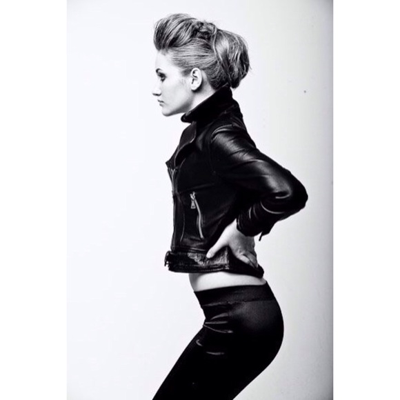 Meet your Posher! - Picture 3 of 7