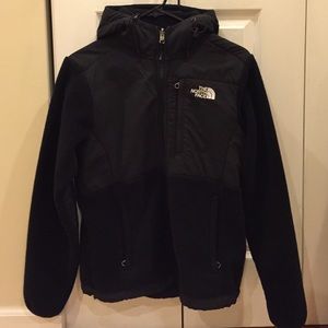 North Face Denali with hood black