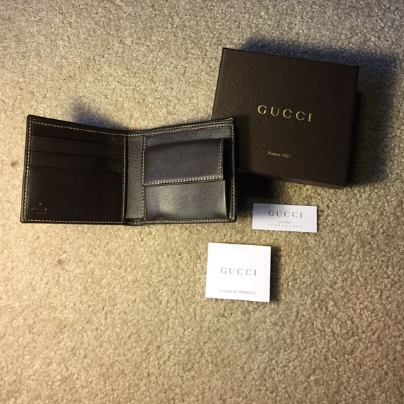 Authentic Gucci Men's Wallet - Picture 2 of 4