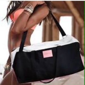 VICTORIA SECRET DUFFEL BAG *NEW*
