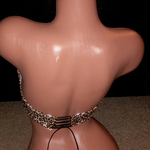 🚫SOLD!🚫 VS Bikini Top - Picture 2 of 3