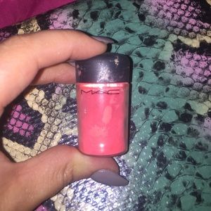 Mac pigment in neo-orange