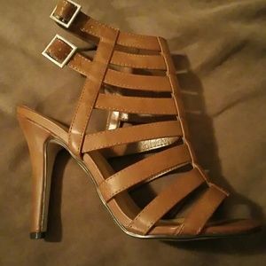 Brown caged heel