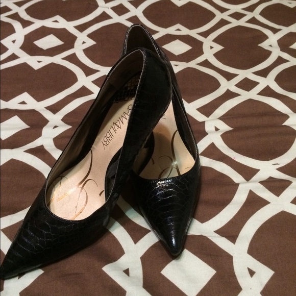Black snake skin pointy heels