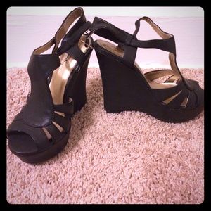 Qupid platform wedges