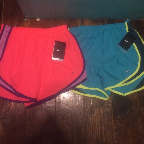 NWT Nike tempo shorts