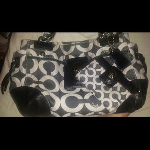 Coach signature Peyton caryall