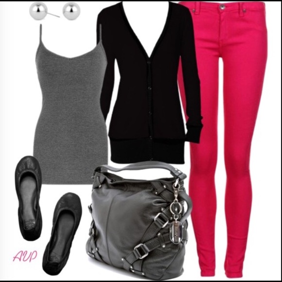 (2 for $25 items) 🌟Hot Pink Jeans🌟 - Picture 2 of 3