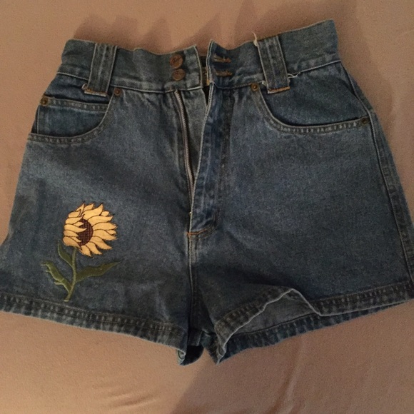 Vintage High Waisted Shorts With Cute Sunflower!