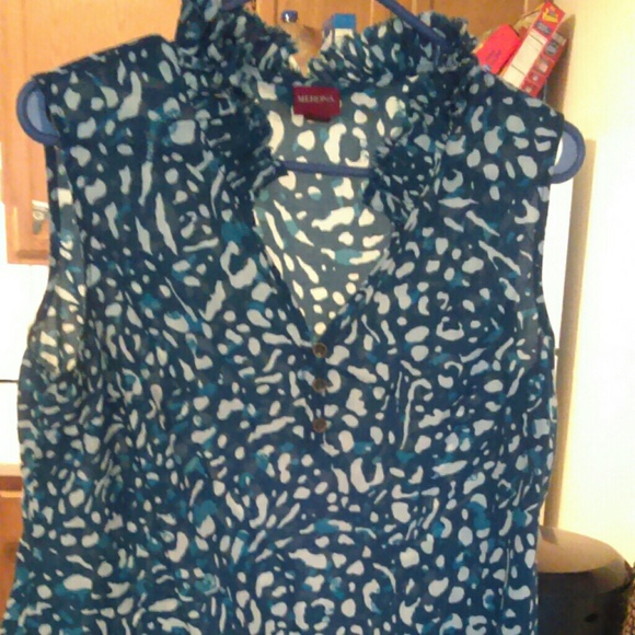 ***Sold in Bundle***Sleeveless Top