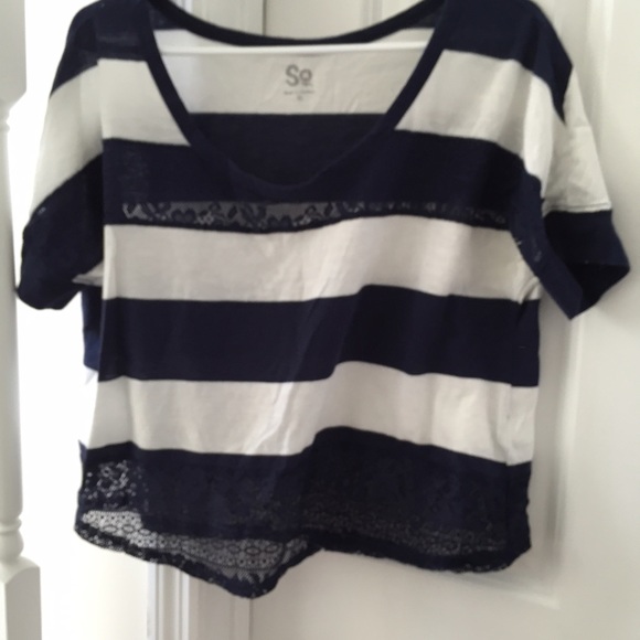 navy and white striped crop top 💋