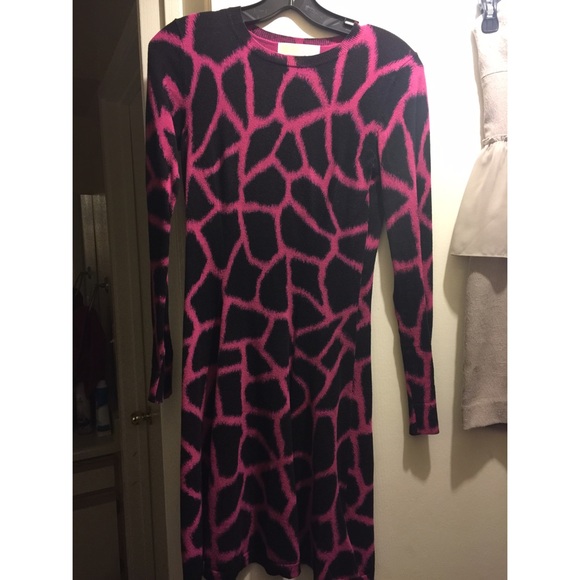 Michael kors pink giraffe print
